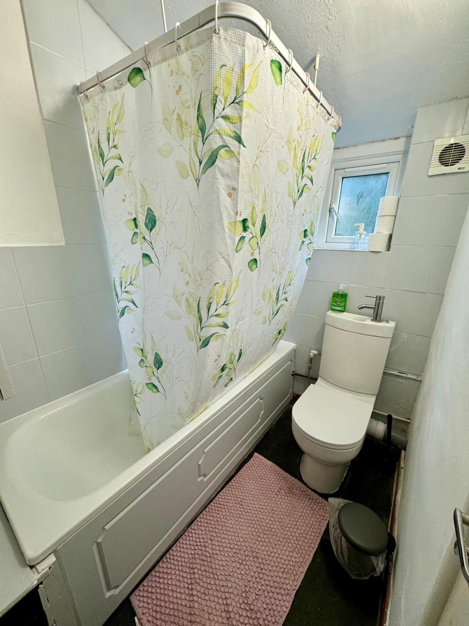 Delightful Room By Gloucester Road Бристоль Экстерьер фото